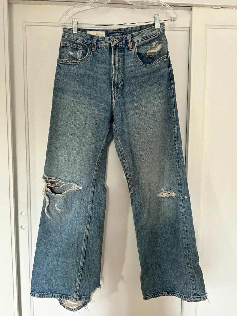 Zara Ripped Jeans - Picture 1 of 4